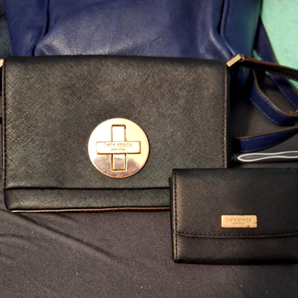 Small kate spade purse and card carrier.